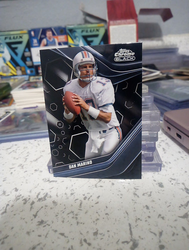 Fútbol americano Topps Composite Dan Marino 2023 cromo negro #125 Miami Dolphins - Imagen 1 de 4