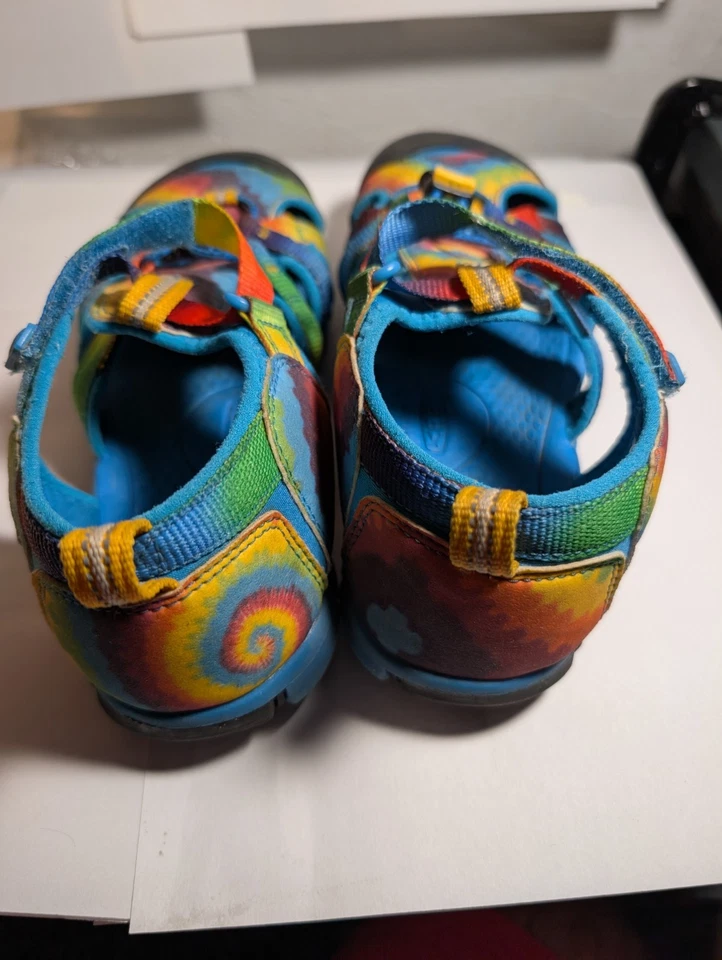 Sandalias KEEN Newport H2 Zapatos Talla 4 Impermeables Grandes Jóvenes Niños Arco Iris Tie Dye Foto 4 de 4
