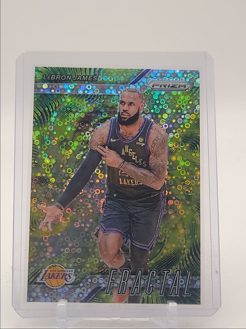 LEBRON JAMES 2024-25 PANINI PRIZM FRACTAL FAST BREAK LAKERS #3 Q3524
