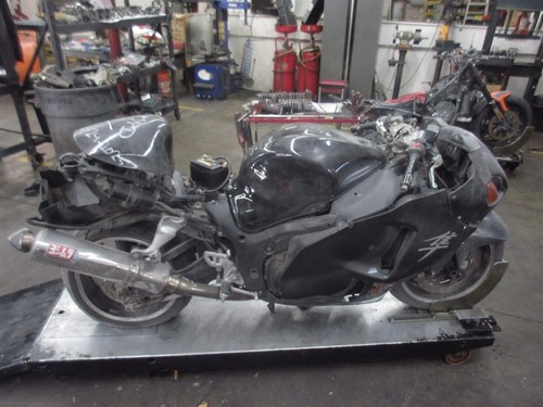 2004 01-07 Suzuki GSXR1300 Hayabusa OEM Oil Cooler Engine Fluid Cooling Assy - Picture 10 of 10