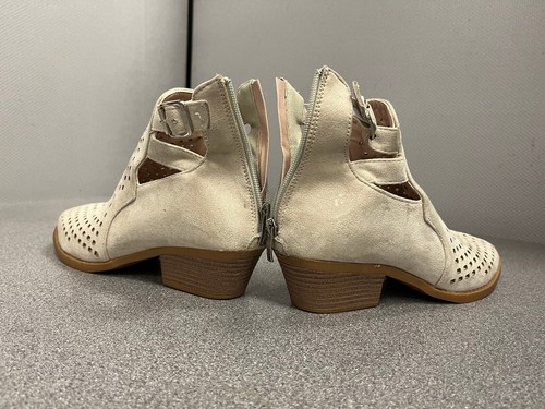 Nature Breeze Cut Ankle Bootie - Size 10 - Picture 12 of 15
