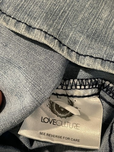 Love Culture Women's Denim Shirt Pearl Snap Faded Fitted Stretch Pockets *read* - Picture 9 of 10