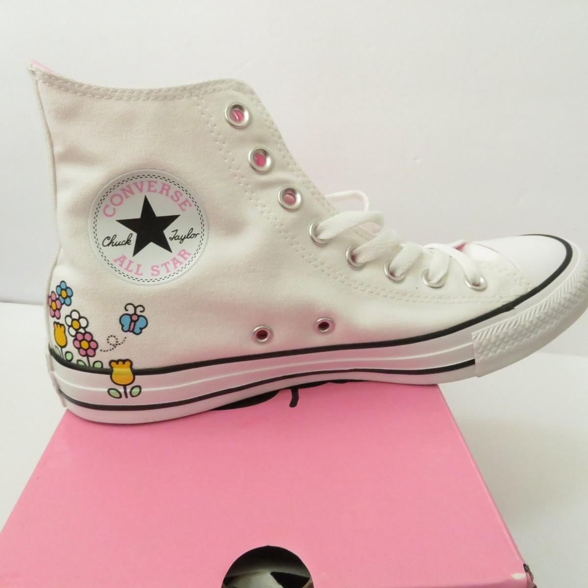 NIB Converse x Hello Kitty Chuck Taylor All Star Hi Flowers