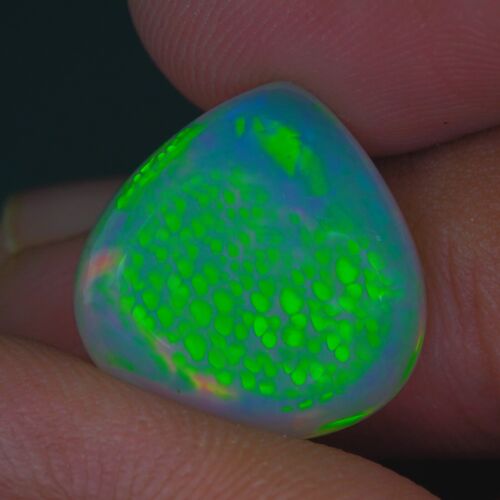 8.13 ct Gracious Honey Comb Pattern ! 100% Natural White Opal Cab From Ethiopia - Picture 4 of 6