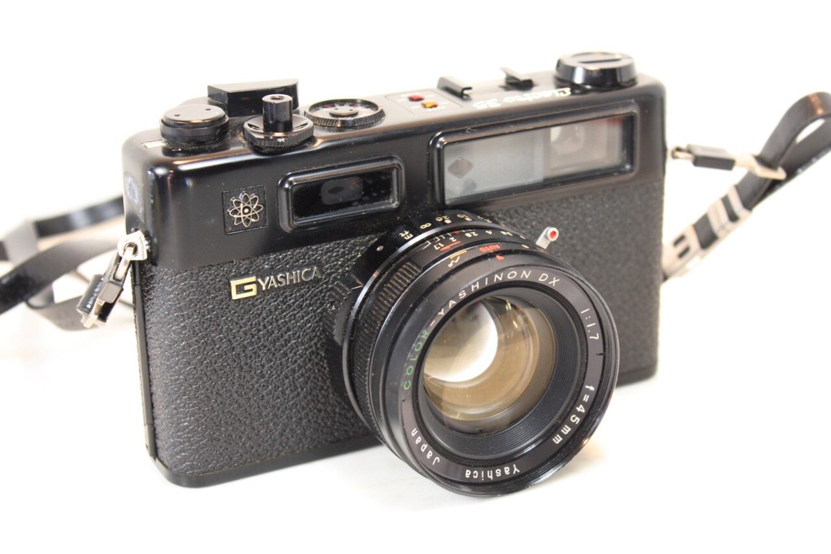 YASHICA Electro 35 GT Black Film Camera & Case. Yashinon DX