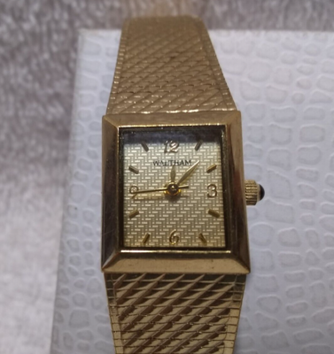 Waltham Embassy WAW026 Gold Tone Quartz Analog Ladies Watch