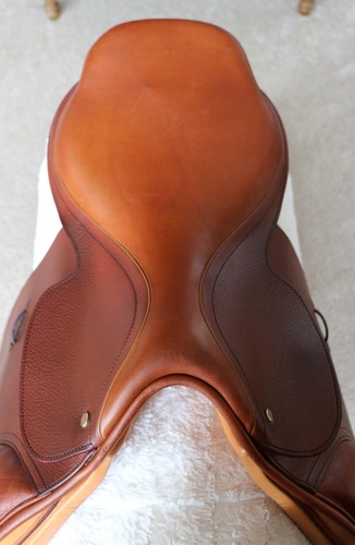 17" Dover Saddlery International English Hunter/Jumper Close Contact Saddle - Picture 19 of 24