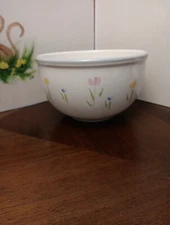 Fresh Mint 8" Mixing Bowl by Studio Nova Floral Tulip 