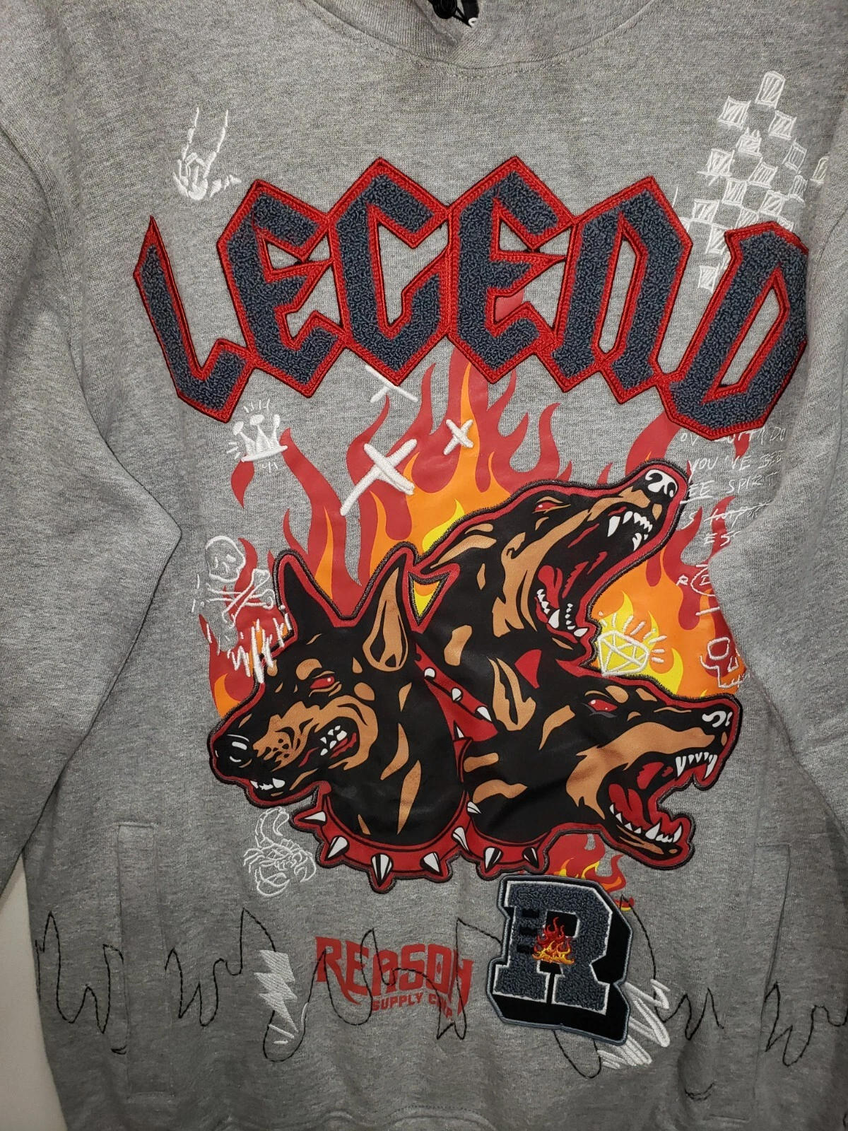 VETEMENTS Felpa uomo marca Reason MEDIA Legend Born con cappuccio ricamata 80€ NUOVA