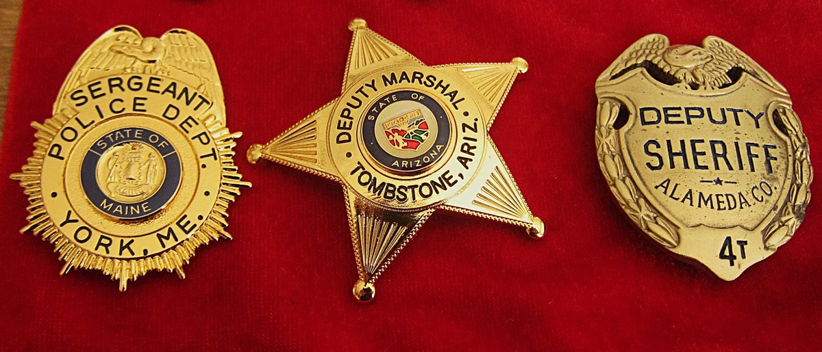 obsolete police badges, Convolut 6 x Abzeichen + 1 x South Park patch