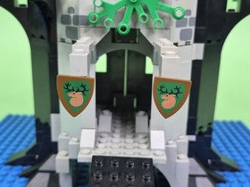 LEGO Castle (6077) Forestmen&rsquo;s River Fortress - 94% Complete - READ DESCRIPTION 