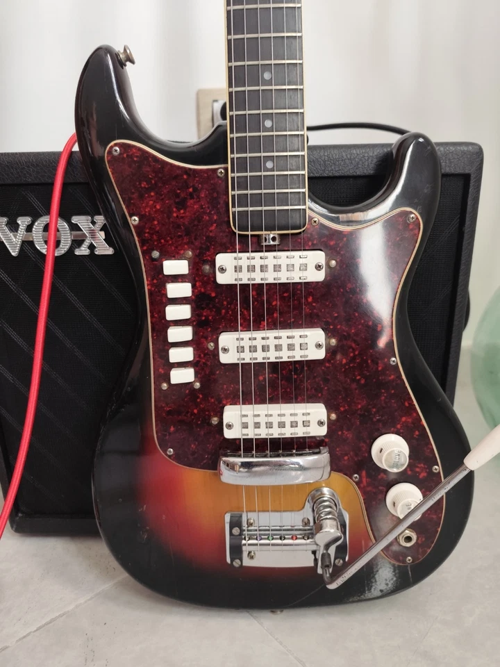 Chitarra Elettrica Eko Condor 820 - Immagine 2 di 3