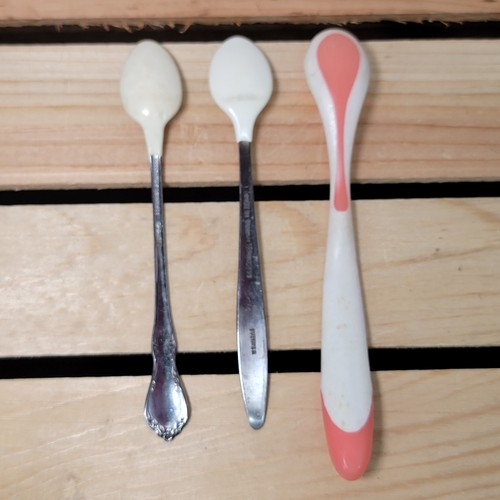 Set of 3 Infant Spoons: 2 Vintage (Oneida & Evenflo), 1 Modern (Nuby) - Picture 2 of 6
