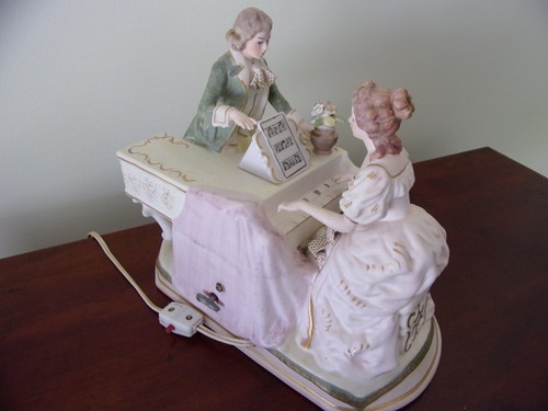 Vintage Lenwile Ardalt Porcelain Victorian Music Box/Night Light - Picture 4 of 12