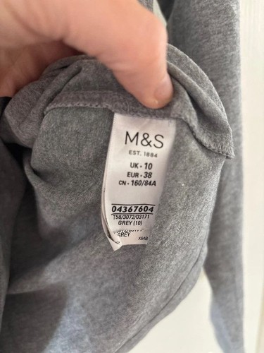 M&S Classic grey long sleeve tshirt size 10 - Bild 4 von 5
