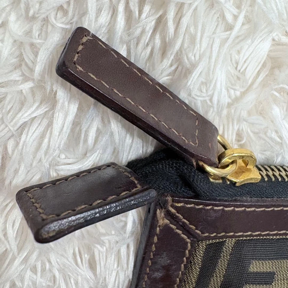 Bolso sin asas FENDI Zucca unisex de lona de cuero caqui marrón negro logotipo de Japón Foto 3 de 4