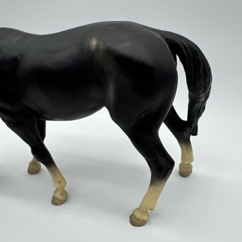 Breyer Traditional Model Horse GRAZING MARE #142 Semigloss Black 1965-70 - Picture 4 of 11