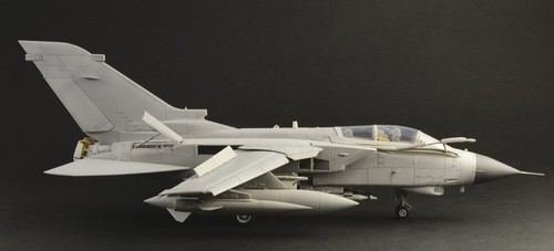 Tornado GR.4 ITALERI 1:32 plastic model kit 2513 - Picture 9 of 11
