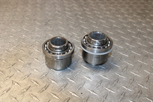 16 / 23 Polaris RZR XP XP4 Turbo General Front Differential Output Hubs Hub OEM - Picture 5 of 24