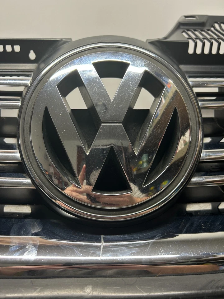 2007 Volkswagen Golf GTI Front Upper Grill Foto 3 de 4