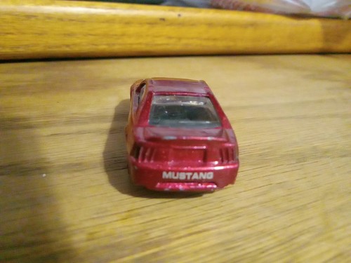 1999 99 Ford Mustang GT Sammlerstück Maßstab 1:64 Diecast Diorama Modell - Bild 3 von 7