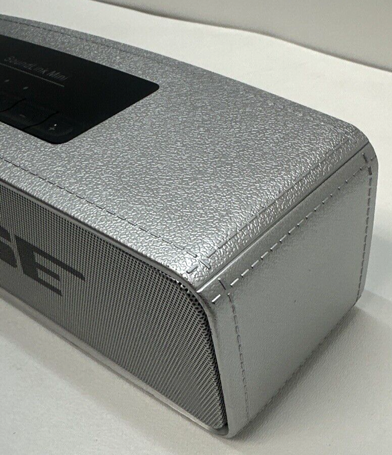 Bose SoundLink Mini Silver Leather TF FM Bluetooth Aux USB Bose SoundLink Mini Silver Leather TF FM Bluetooth Aux USB