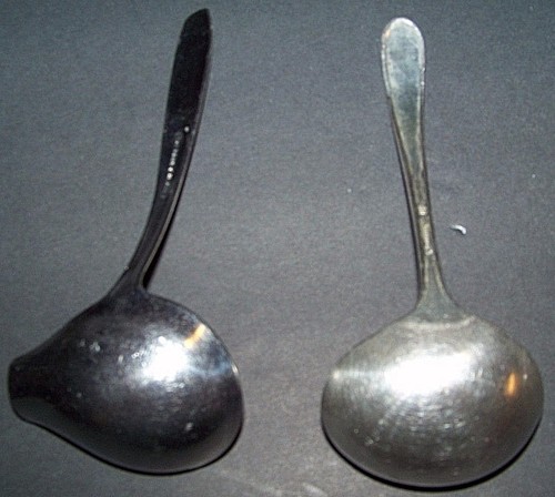 Lot of 2 Gravy Sauce Serving Ladles - Imperial stainless and W,M. Rogers - Picture 2 of 4