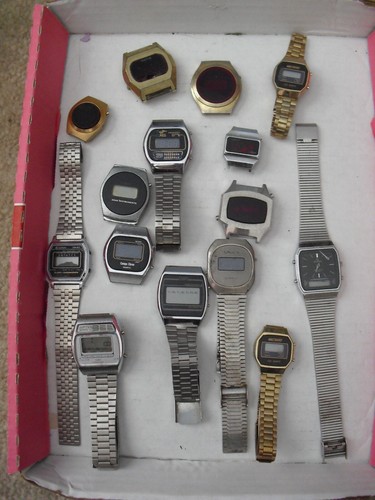 Lot of 15 Vintage 1970s 80s Digital Wristwatches for Parts or Repair - Picture 1 of 3