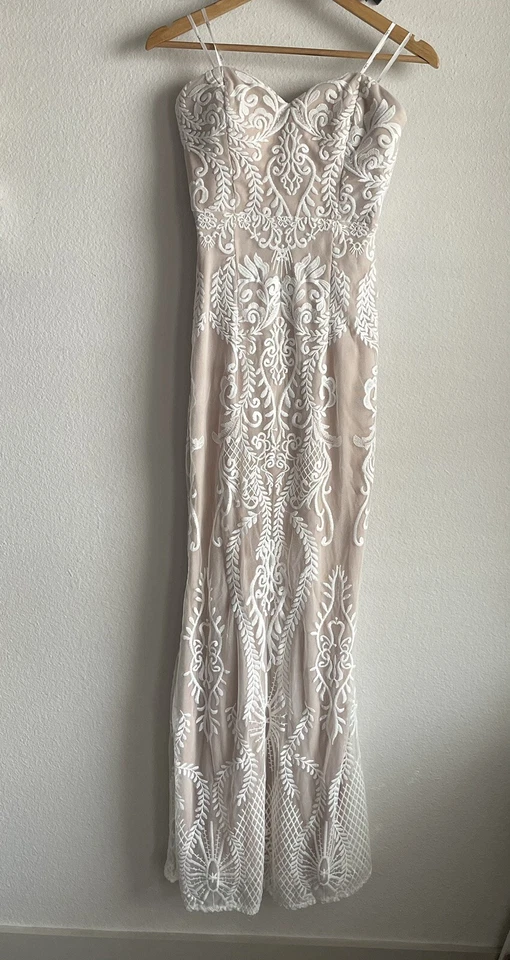 Lulus Collection white strapless lace mermaid dress size Medium - Image 3 of 4