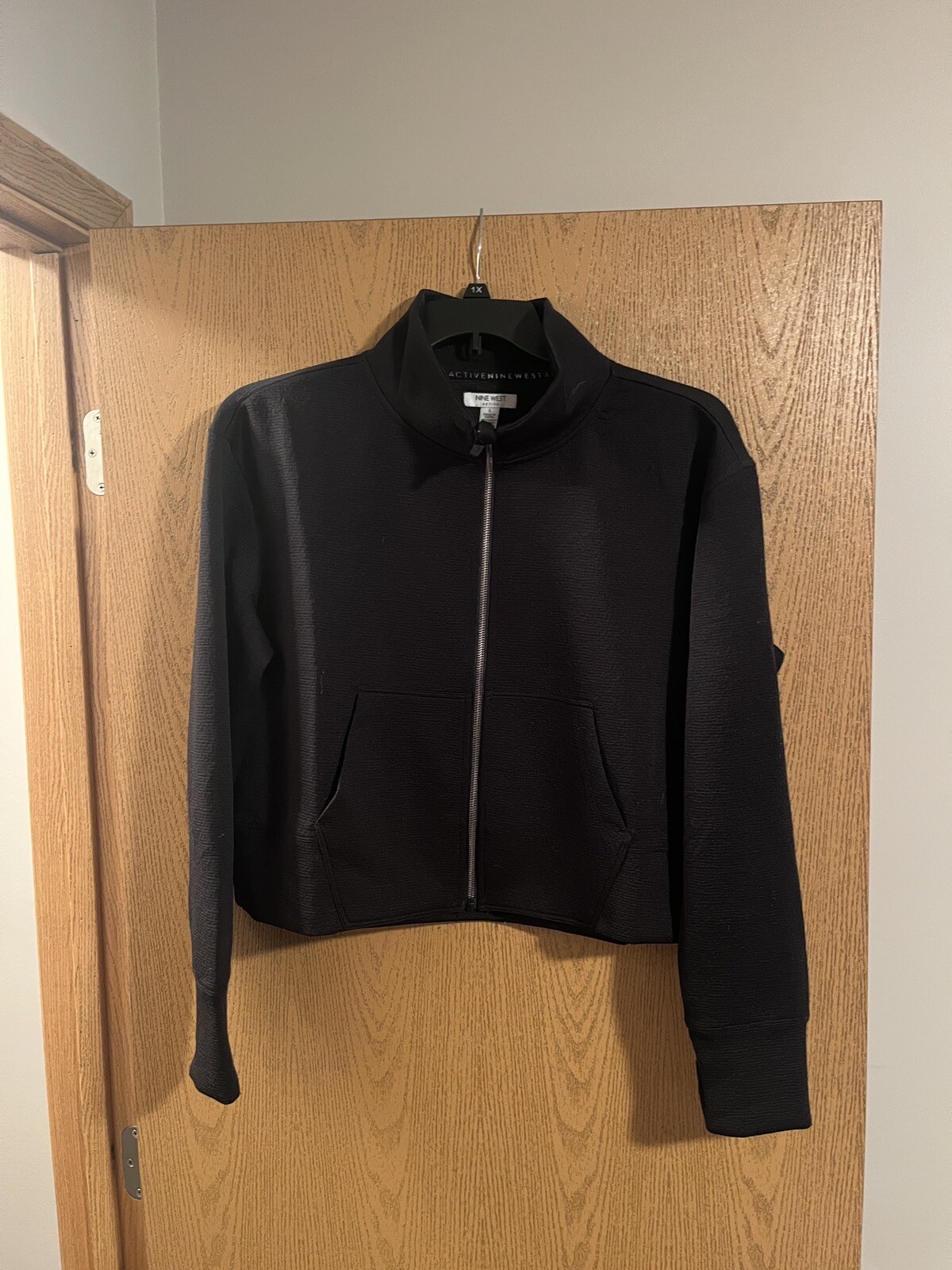 Picture 1 of 8