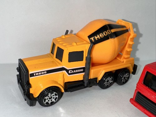 Maisto Tonka Disposal Truck + (2) Classic TH600 Trucks 1/64 Scale Diecast - Picture 4 of 6