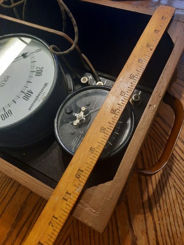 Antico tester elettrico precoce Westinghouse DC Volt/Amplificatori 600 V solo arredamento - Foto 10 di 12