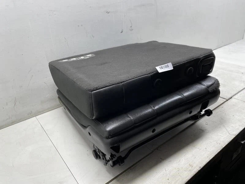 Chevrolet Suburban 1500 2012 asiento trasero izquierdo tercera fila cuero negro OEM+ Foto 2 de 4