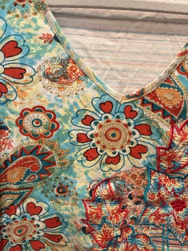 Choices Woman Multi pattern SZ 2X Short Sleeve Shirt Blouse Colorful Artsy Boho - Picture 3 of 16