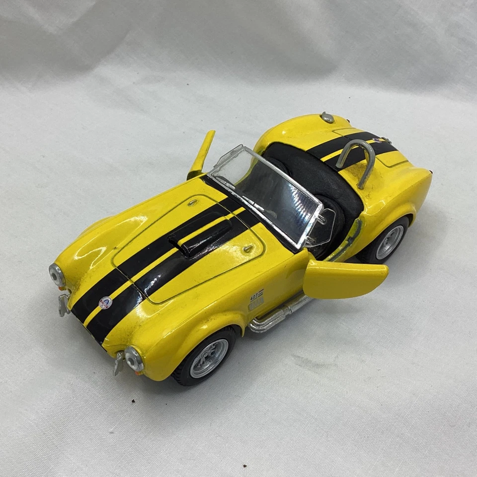 Kinsmart Set of 5 x 1965 Shelby Cobra 427 S/C 1:32 Model Cars (4B) MO#8767 - Image 3 of 4