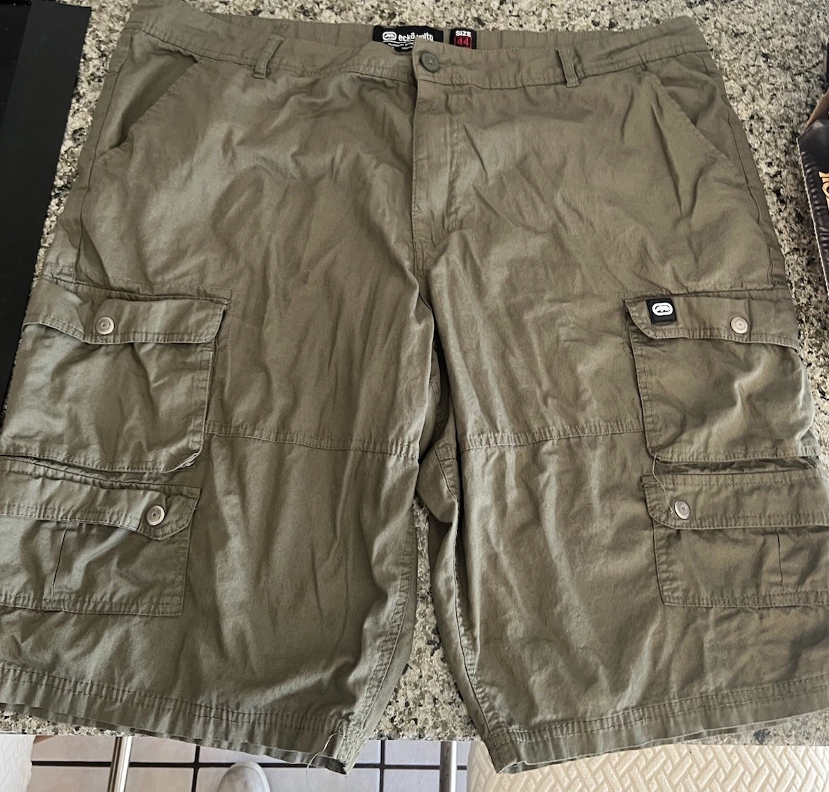 Vintage Ecko Unltd Army Green Baggy Cargo Shorts Mens Size:44 CA#59470