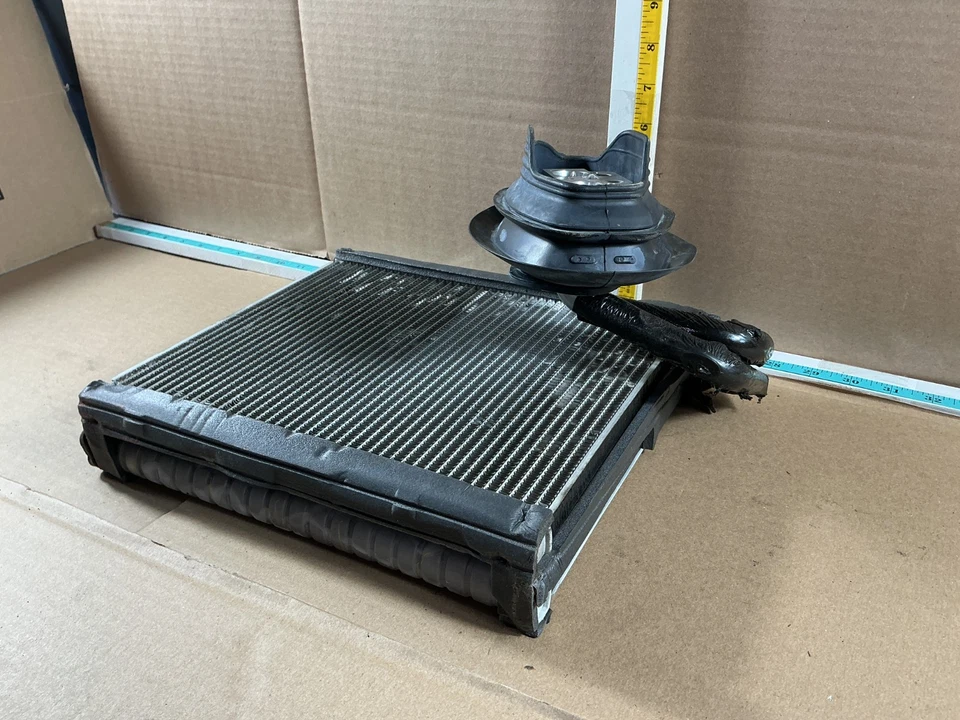 2012-2018 Audi A7 Quattro A/C Evaporator w/ Expansion Valve 4H1898967 OEM - Image 2 of 4