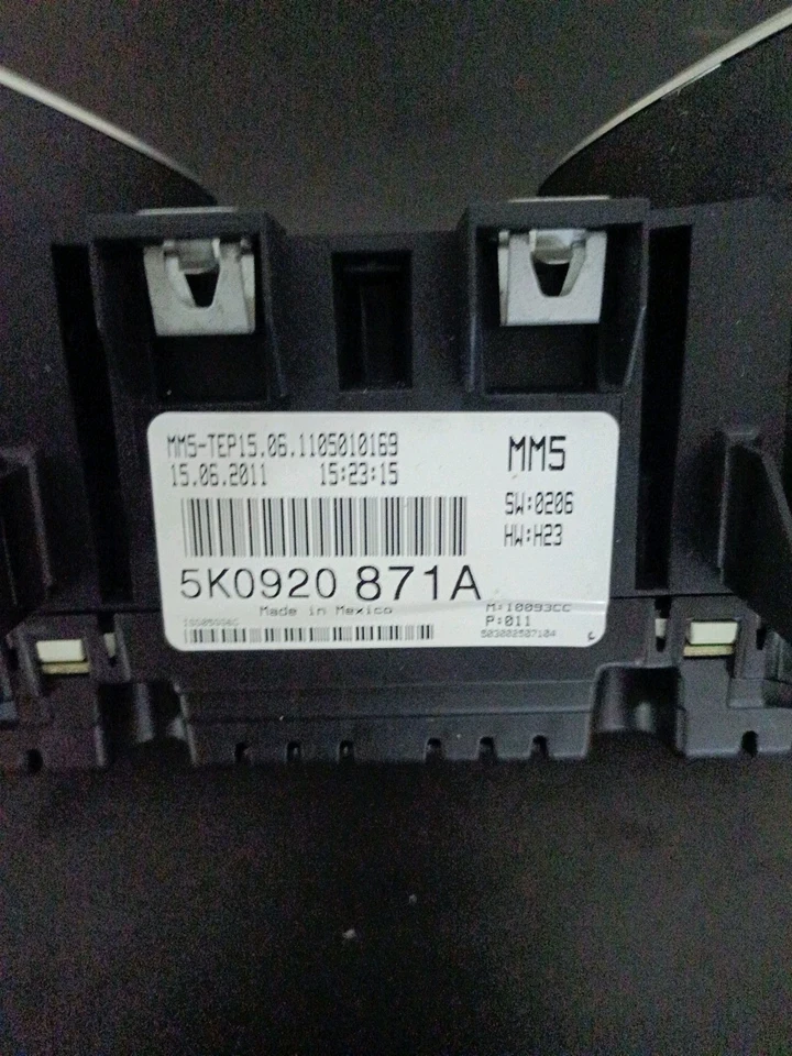 Bloc compteur Volkswagen Golf 6. 5K0920871A à réparer - Photo 2/3