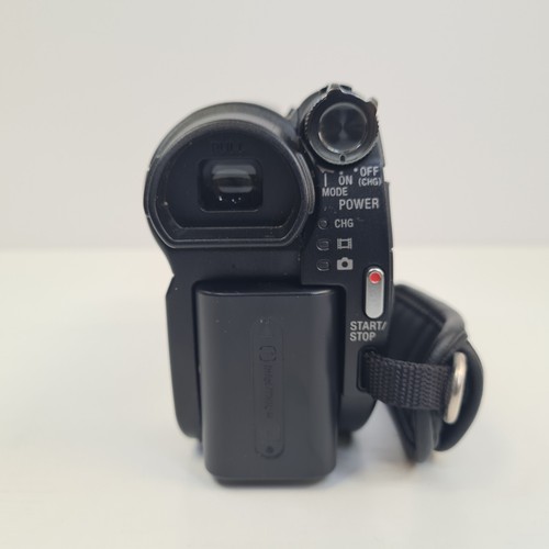 Sony DCR-DVD110E Handycam Hibrid Camcorder With Accessories - Picture 9 of 20