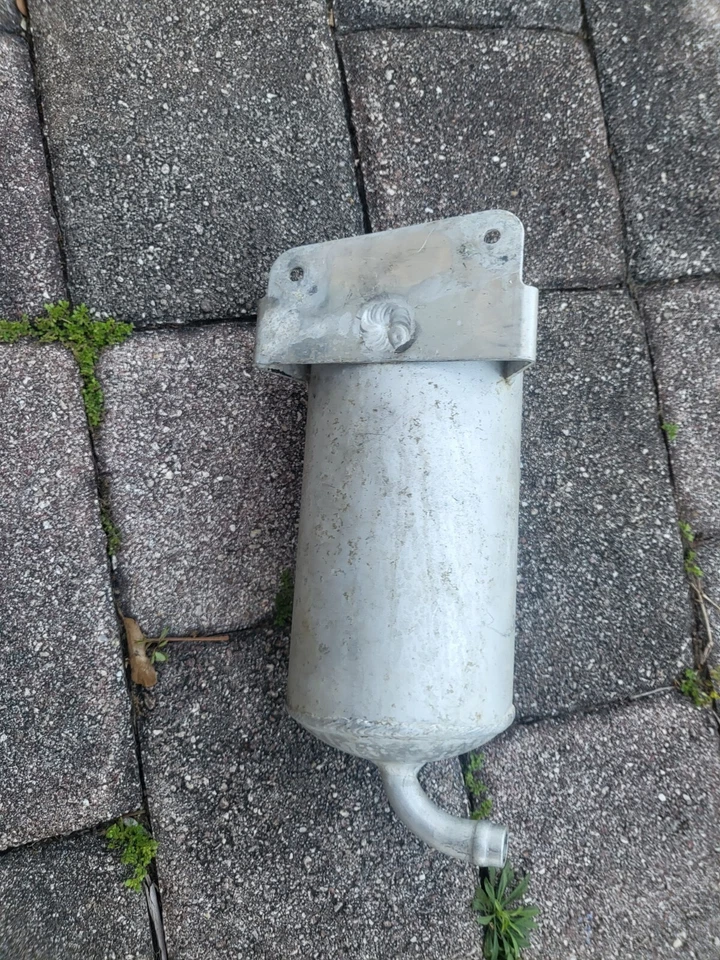 Montaje de tanque de aceite Kawasaki Jet Ski 2004-2017 STX-12F/15F Ultra OEM # 52001-3738 Foto 2 de 2