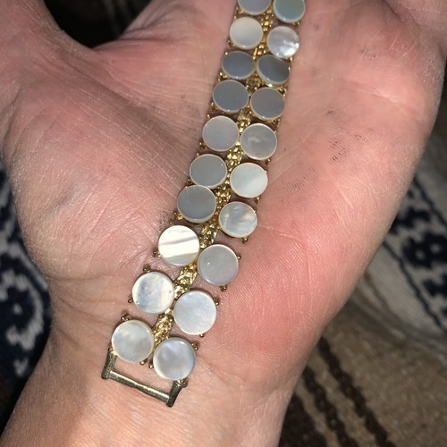 Vintage Mother Of Pearl Gold Tone  Bracelet Statement Bracelet 7.25” & Earrings - Picture 3 of 7