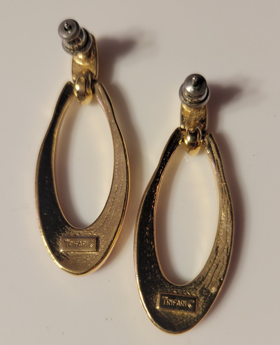 Trifari RED Enamel Oval Hook Dangle Pierced Hoop Vintage Earrings - Picture 3 of 4