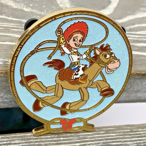 Disney Mickey’s Circus Toy Story - JESSIE BULLSEYE EQUESTRIAN ACT LE 250 PIN DIFÍCIL DE ENCONTRAR - Imagen 2 de 4