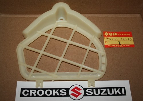 NOS Genuine Suzuki 13791-14110 RM125 Right Hand Air Filter Holder - 第 6/6 張圖片
