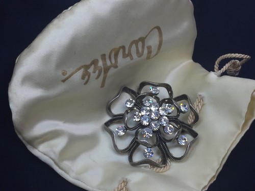 Vintage Large CAROLEE Open Work Flower Petal Pin Brooch Rhinestones w/Pouch - Picture 7 of 11