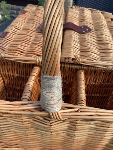 Large Wicker Picnic Basket, Room For 3 Bottles. Plus Contents - Picture 10 of 24