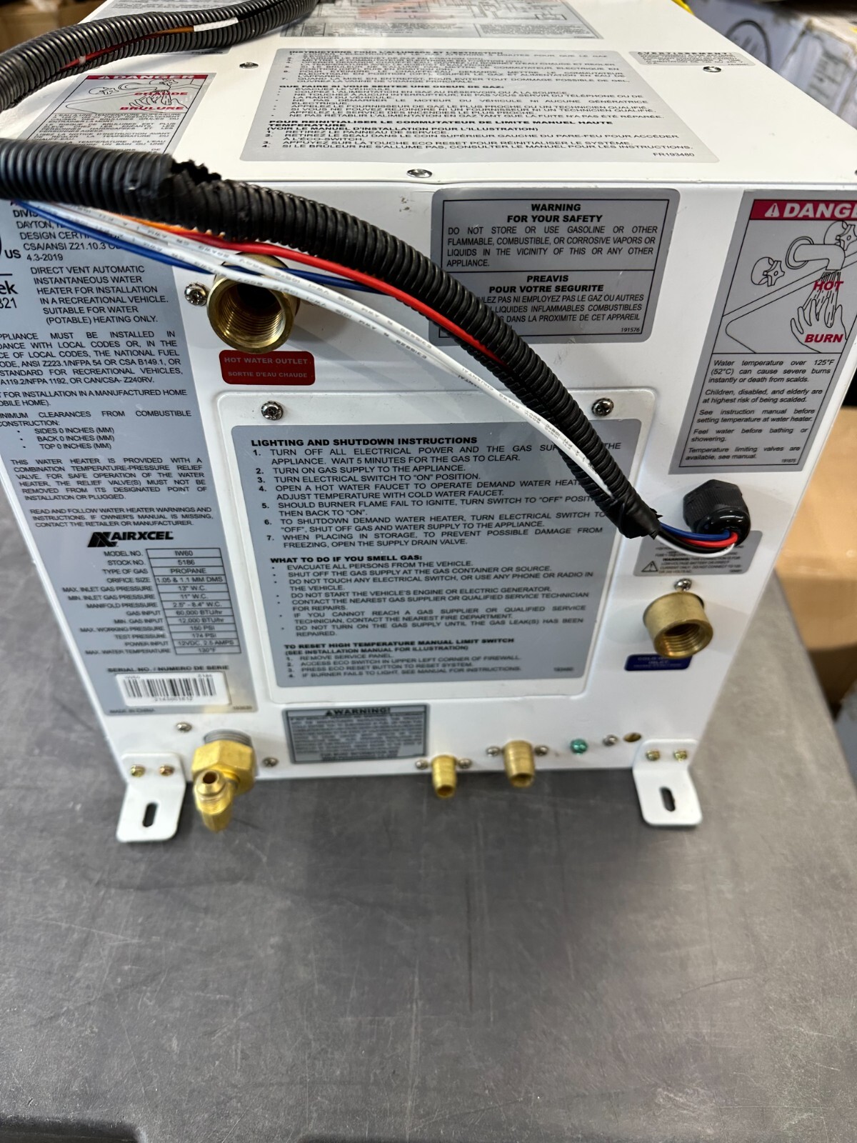 Suburban AIRXCEL 60K BTU 12VDC 2.5A OnDemand Propane RV Water Heater