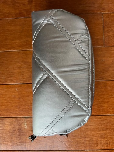 Lug Bobsled XL Glasses Case Zip Pouch Silver Quilted - Picture 2 of 3