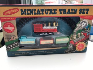 miniature battery operated train set