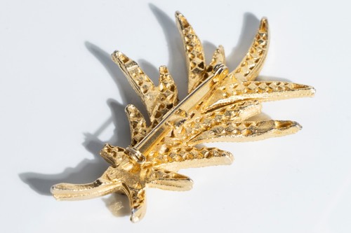 Vintage Gold Tone Palm Leave Brooch Pin with Mini Rhinestones & Mini Faux Pearl - Picture 2 of 3